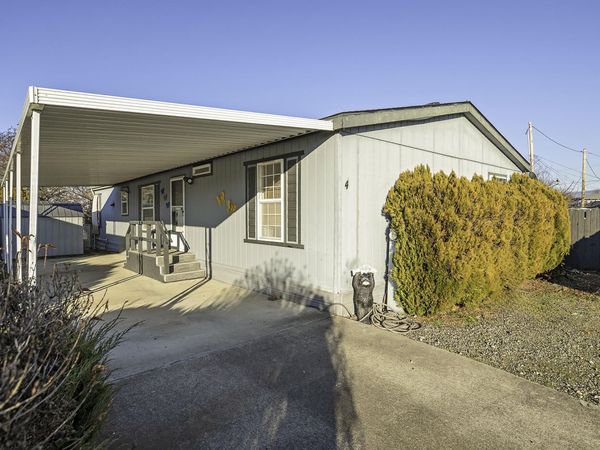 1570 S Peach Street, Unit SPC 4, Medford, OR 97501