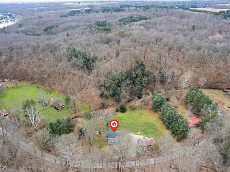 5754 Cedar Valley Road, Burbank, OH 44214 Photo 3