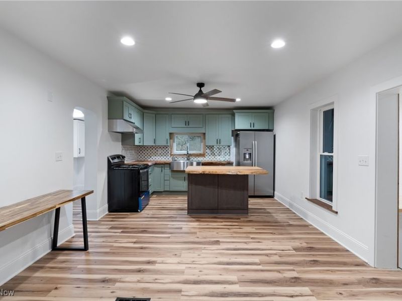 5754 Cedar Valley Road, Burbank, OH 44214 Photo 9