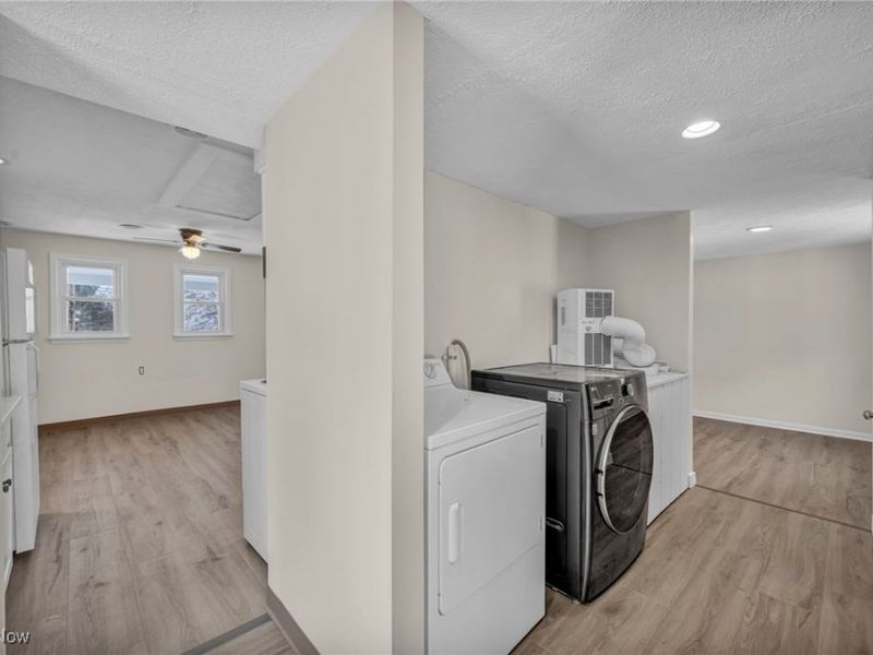 8564 Cedar Road, Chesterland, OH 44026 Photo 14