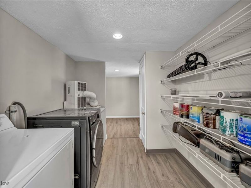 8564 Cedar Road, Chesterland, OH 44026 Photo 16