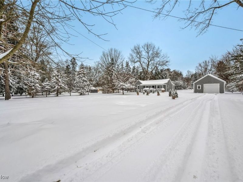 8564 Cedar Road, Chesterland, OH 44026 Photo 28