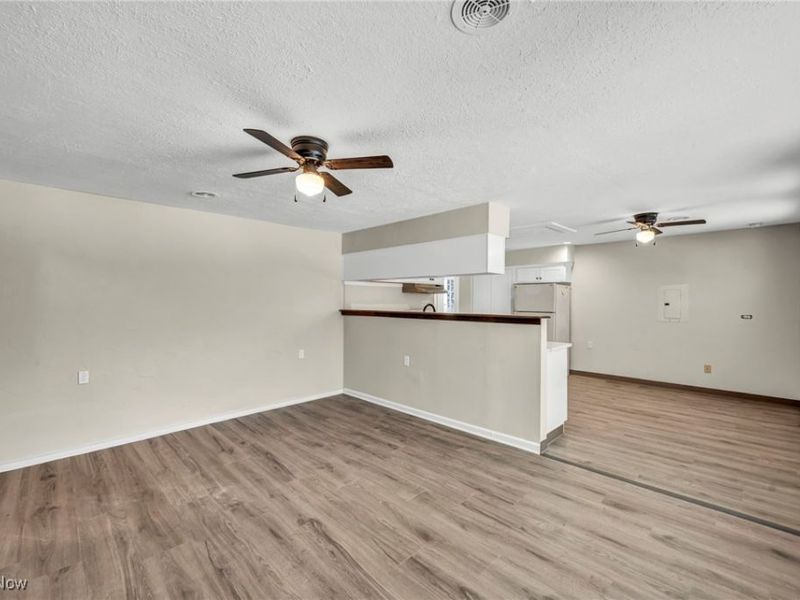 8564 Cedar Road, Chesterland, OH 44026 Photo 4