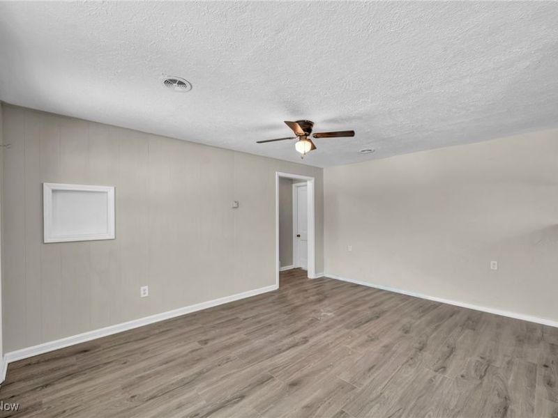 8564 Cedar Road, Chesterland, OH 44026 Photo 5