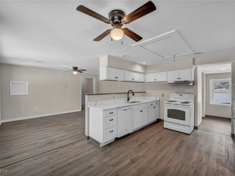 8564 Cedar Road, Chesterland, OH 44026 Photo 8