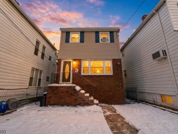 204 Devon St, Kearny, NJ 07032