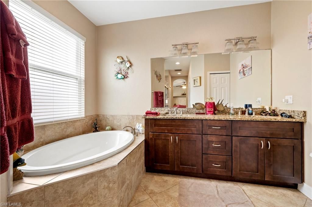 1629 SW 2nd Ter, Cape Coral, FL 33991 Photo