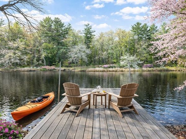 121 Livingston Rd, Wellesley, MA 02482