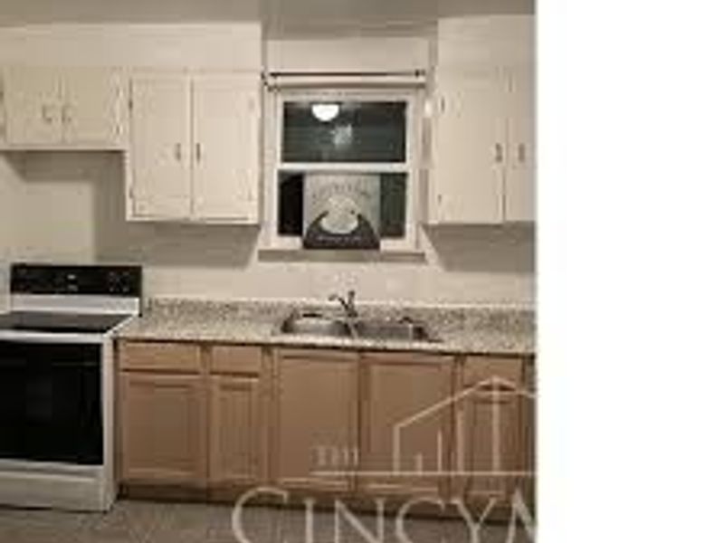 1076 Schumard Avenue, Lincoln Heights, OH 45215 Photo 3