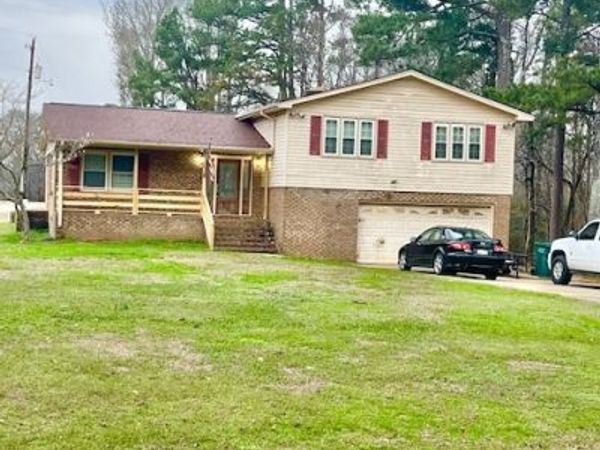 688 County Road 67, Moundville, AL 35474