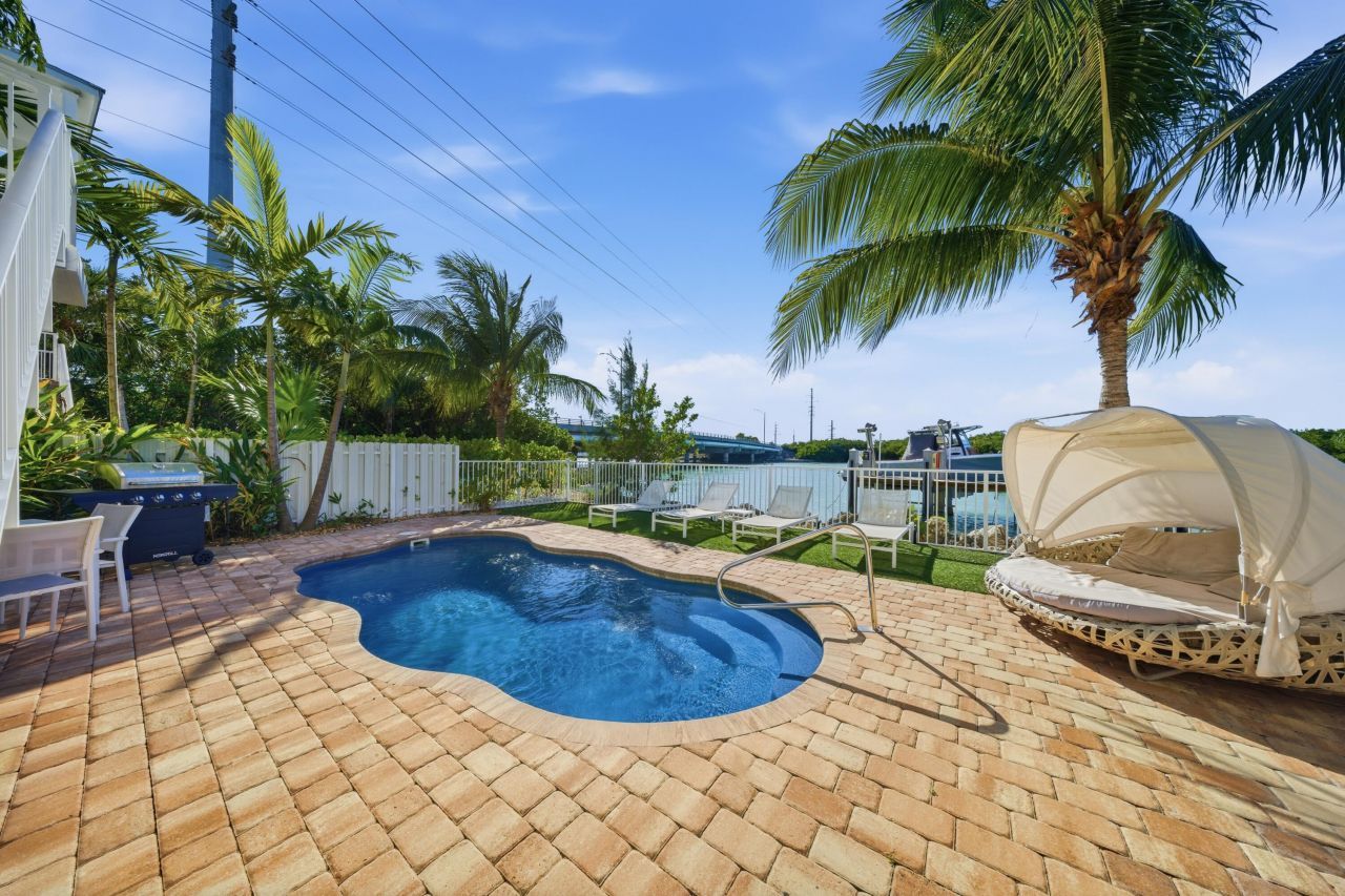 11890 1st Ave Gulf, Unit 2, Marathon, FL 33050 Photo