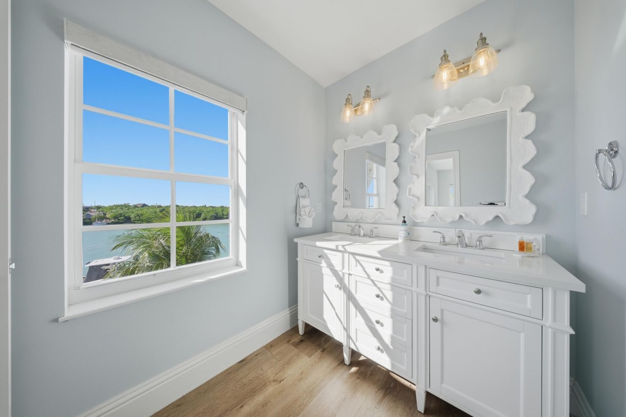 11890 1st Ave Gulf, Unit 2, Marathon, FL 33050 Photo