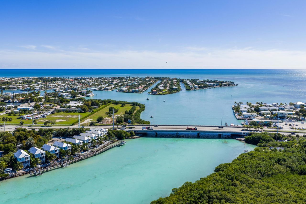 11890 1st Ave Gulf, Unit 2, Marathon, FL 33050 Photo