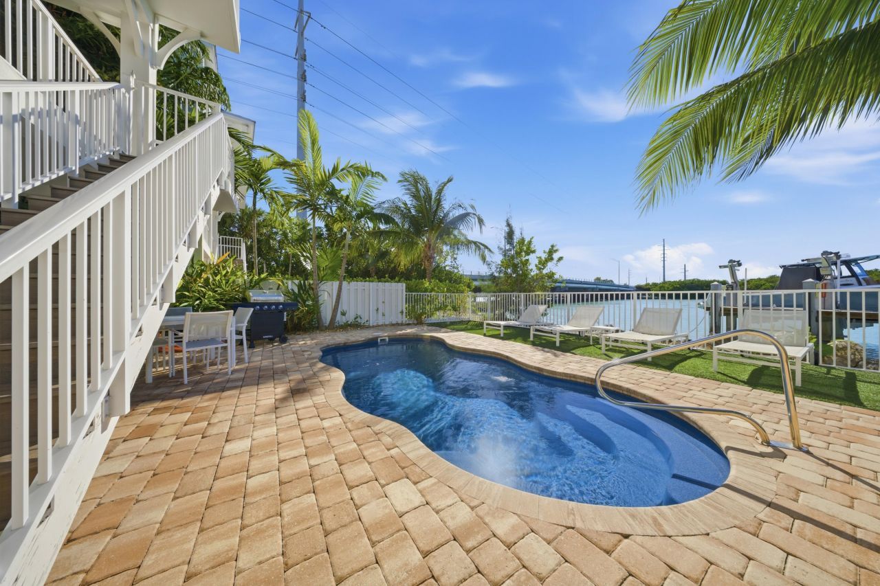 11890 1st Ave Gulf, Unit 2, Marathon, FL 33050 Photo