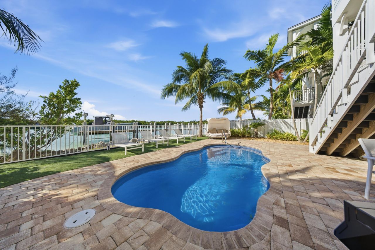 11890 1st Ave Gulf, Unit 2, Marathon, FL 33050 Photo