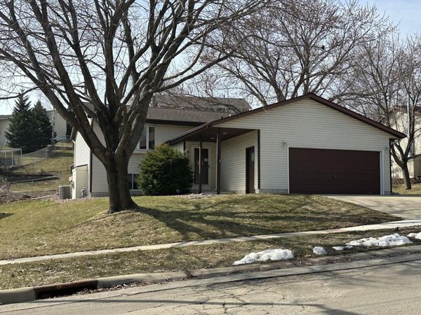 4212 Valley Drive NW, Rochester, MN 55901