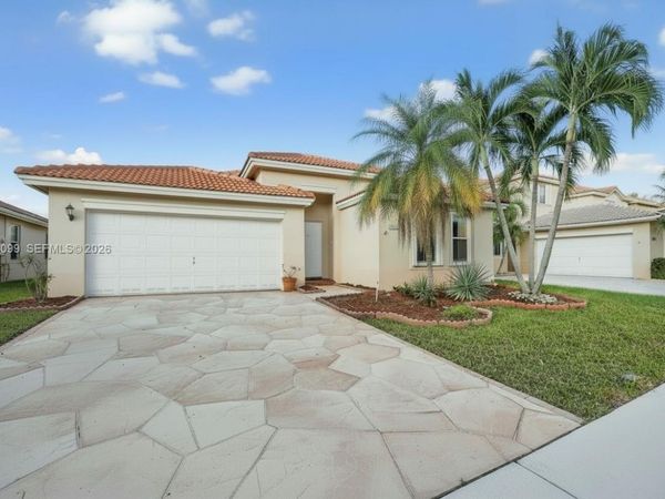 14125 S Cypress Cove Cir, Davie, FL 33325
