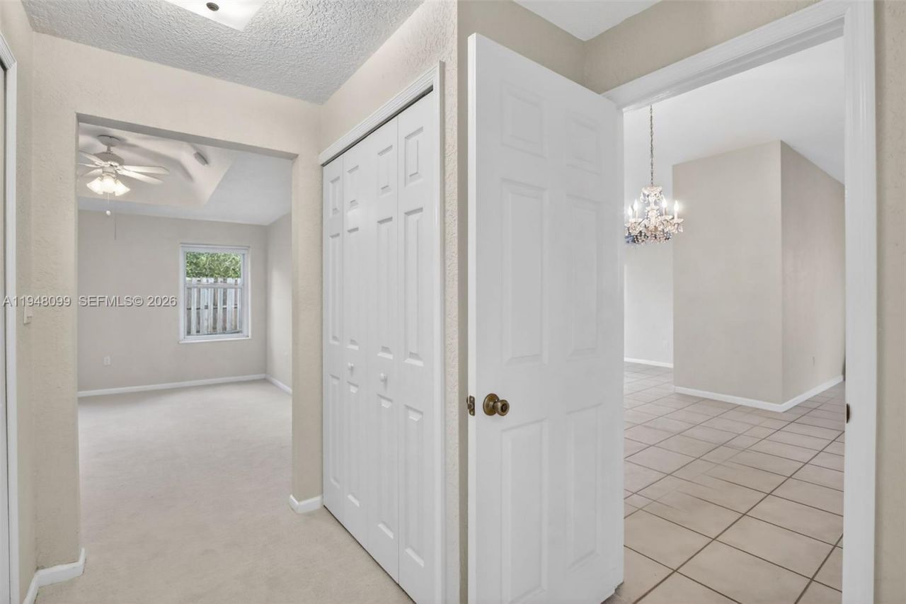 14125 S Cypress Cove Cir, Davie, FL 33325 Photo