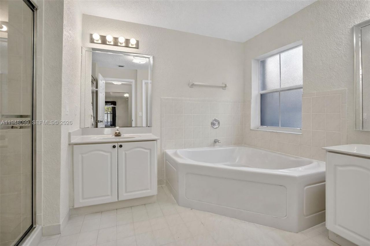 14125 S Cypress Cove Cir, Davie, FL 33325 Photo