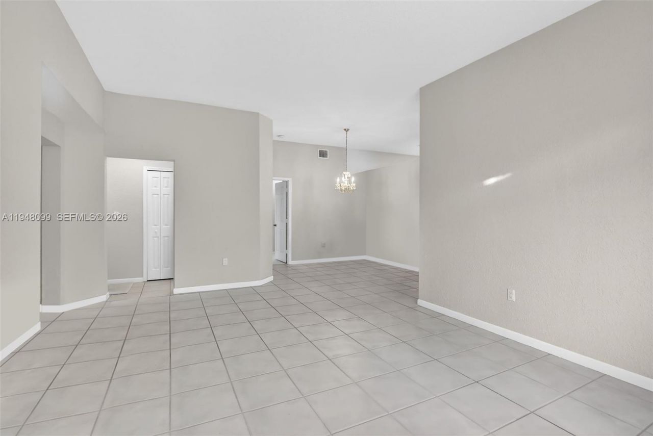 14125 S Cypress Cove Cir, Davie, FL 33325 Photo