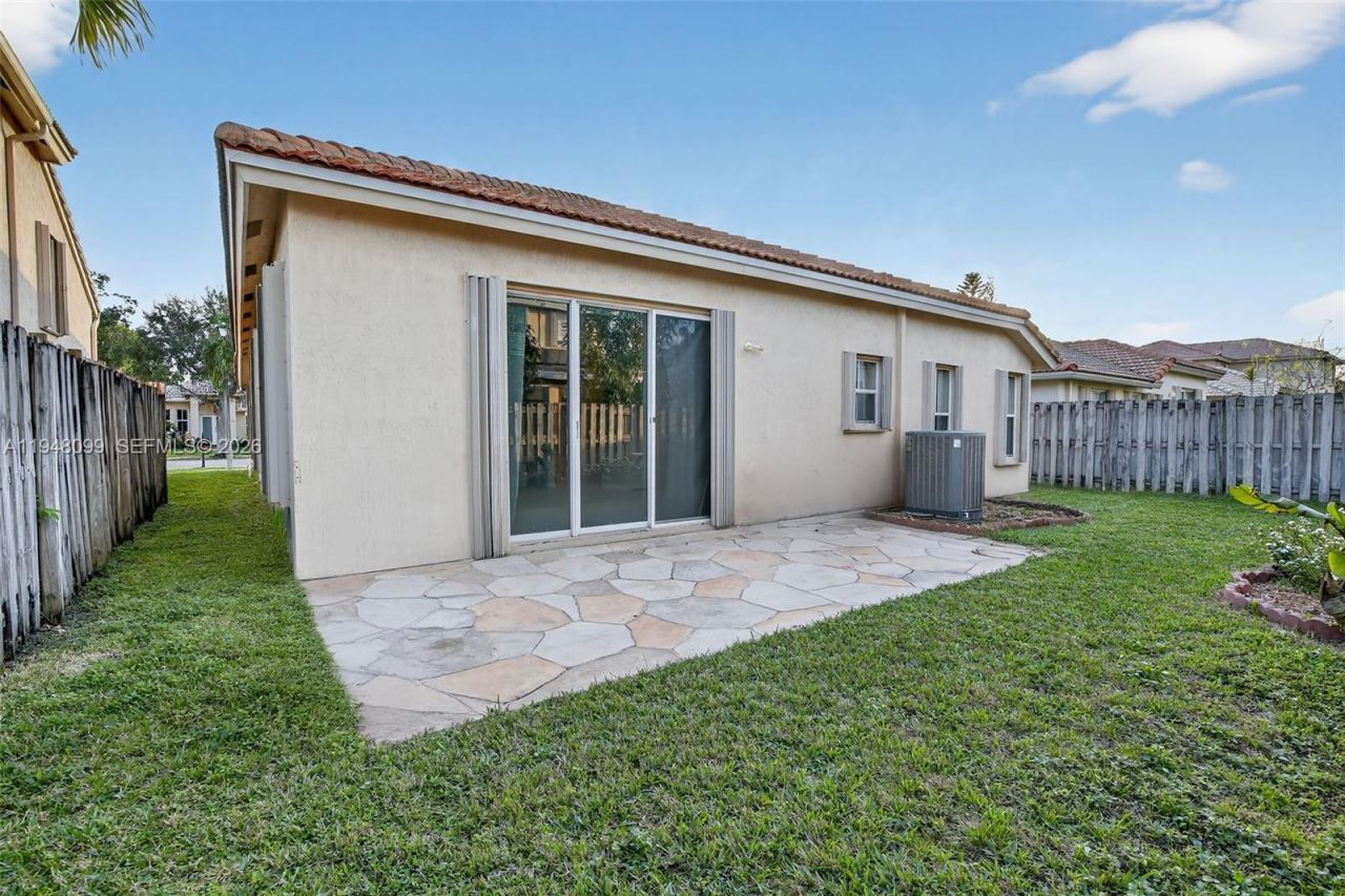 14125 S Cypress Cove Cir, Davie, FL 33325 Photo