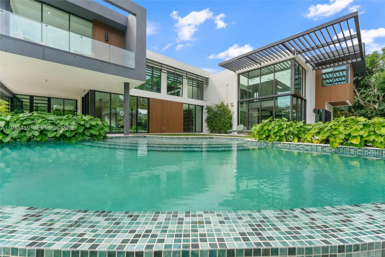 5845 SW 130th Ter , Pinecrest, FL 33156 Photo