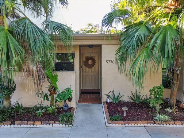 9770 NW 15th St , Unit 293, Pembroke Pines, FL 33024