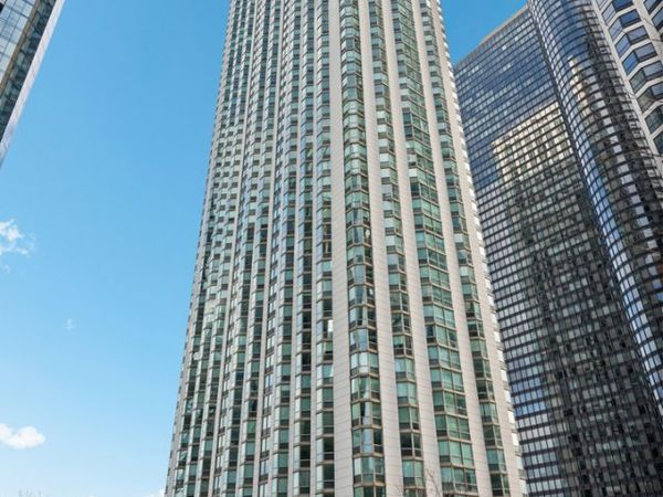195 N HARBOR Drive, Unit 1502, Chicago, IL 60601