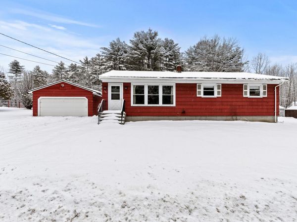 286 S High Street, Bridgton, ME 04009