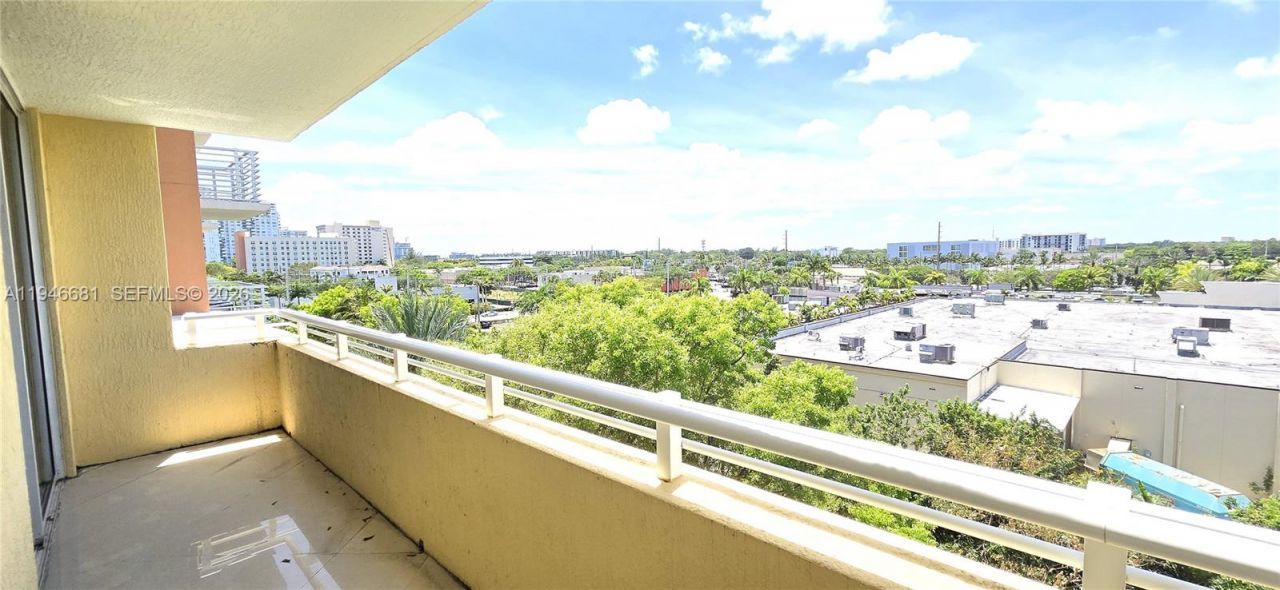 2775 NE 187th St, Unit 506, Aventura, FL 33180 Photo