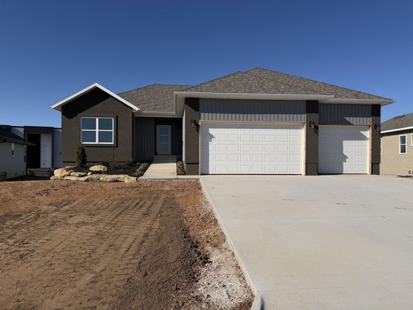 1281 N Maxine Avenue, Nixa, MO 65714