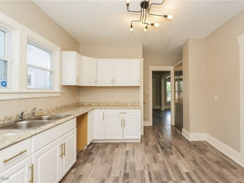 2091 W 100th Street, Cleveland, OH 44102 Photo 4