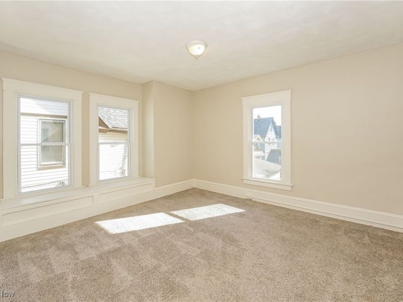 2091 W 100th Street, Cleveland, OH 44102 Photo 8