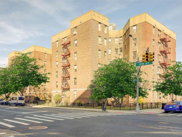 65-35 108th , Unit D7, Forest Hills, NY 11375