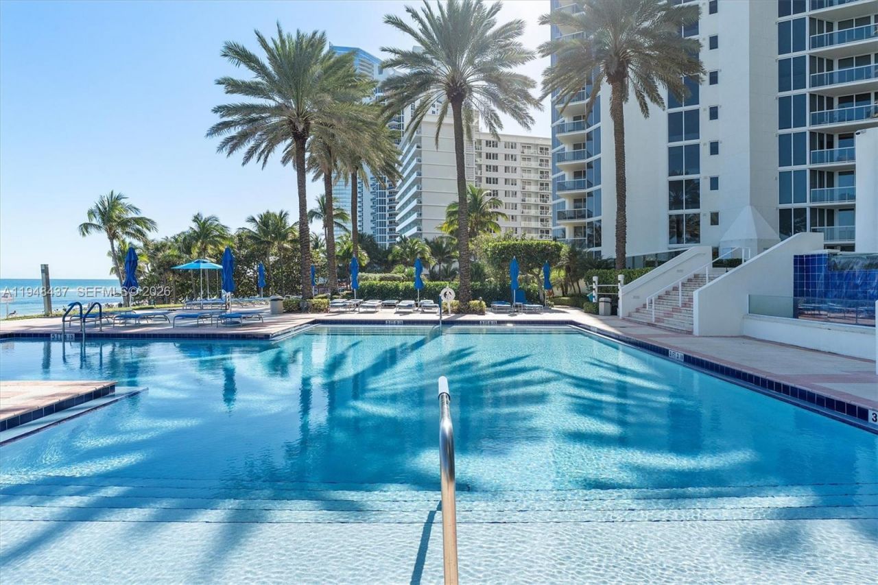 19333 Collins Ave, Unit 703, Sunny Isles Beach, FL 33160 Photo