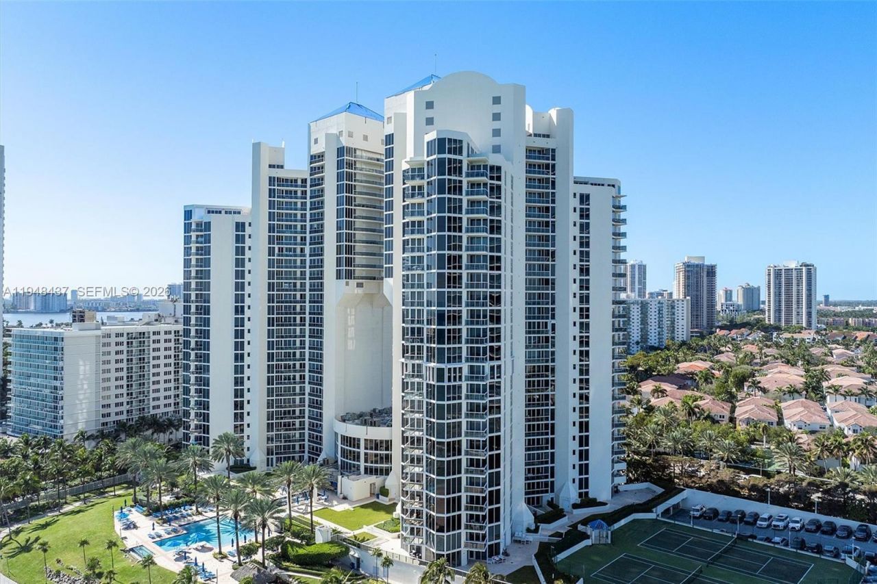 19333 Collins Ave, Unit 703, Sunny Isles Beach, FL 33160 Photo