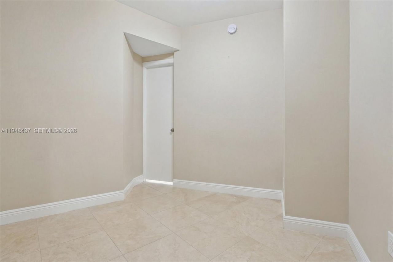 19333 Collins Ave, Unit 703, Sunny Isles Beach, FL 33160 Photo