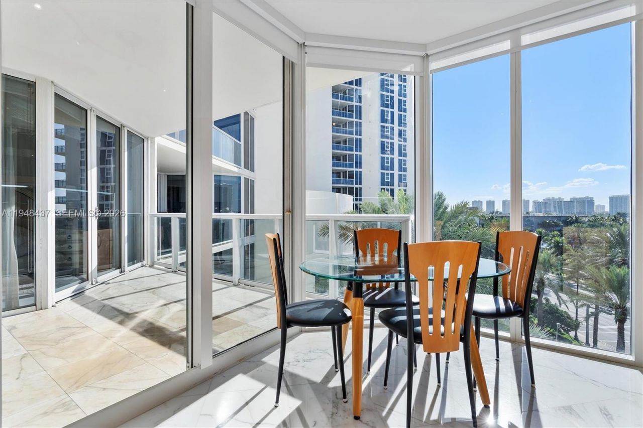 19333 Collins Ave, Unit 703, Sunny Isles Beach, FL 33160 Photo