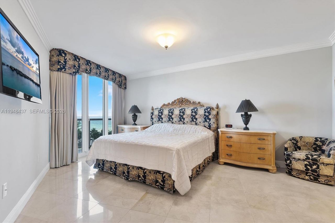 19333 Collins Ave, Unit 703, Sunny Isles Beach, FL 33160 Photo