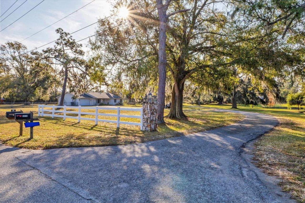 6812 41st Avenue E, Bradenton, FL 34208 Photo