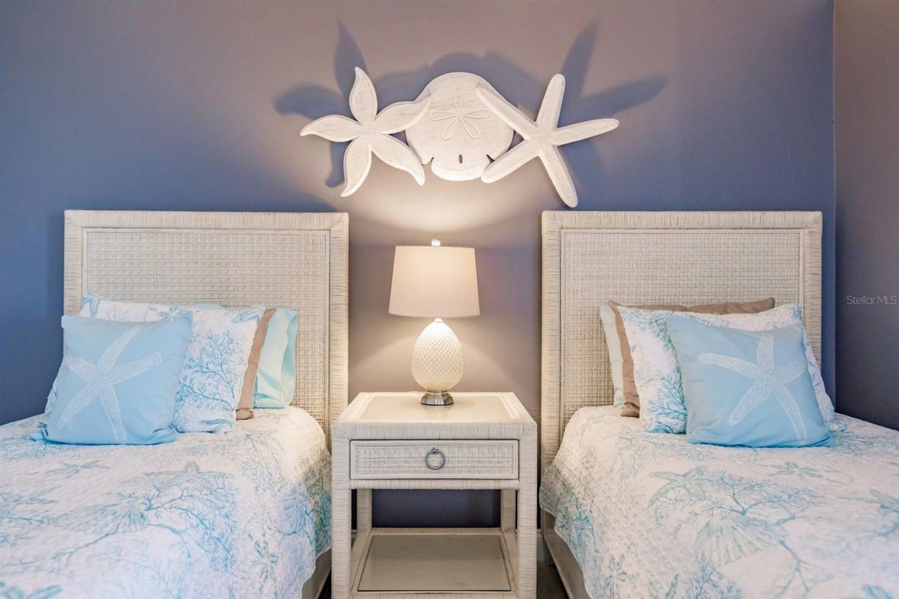 1055 W Peppertree Drive, Unit 805AA, Sarasota, FL 34242 Photo