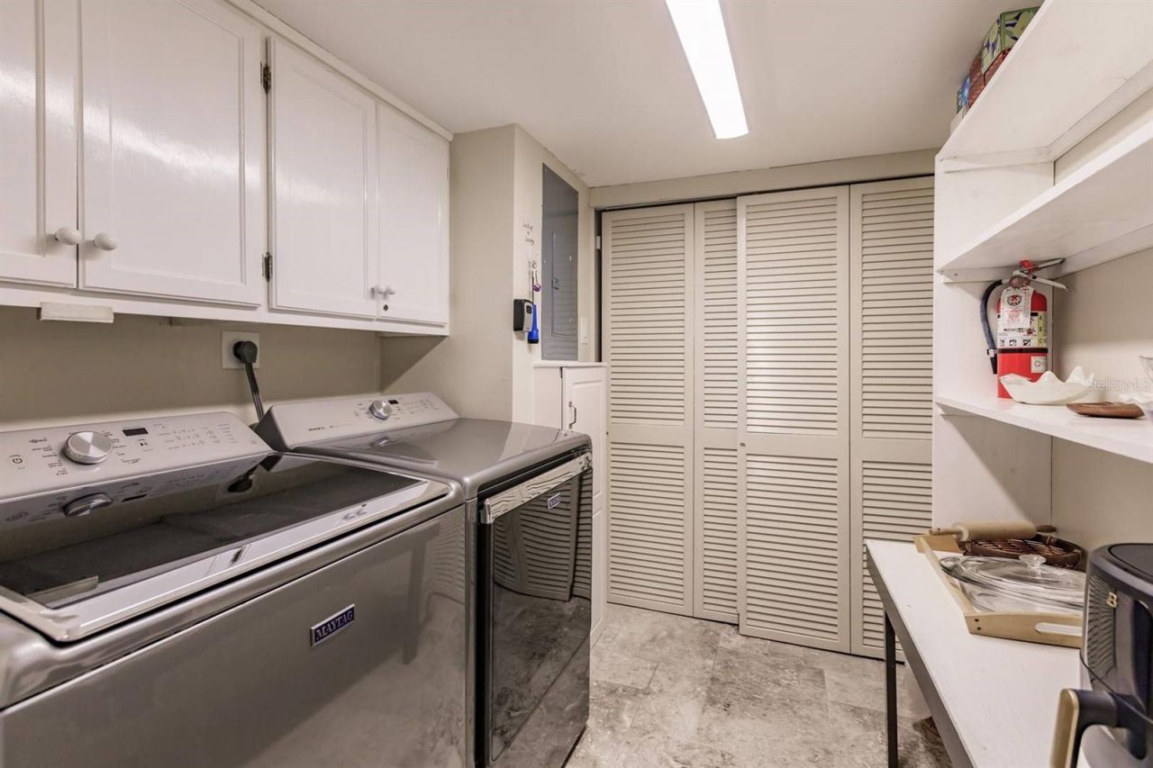 1055 W Peppertree Drive, Unit 805AA, Sarasota, FL 34242 Photo