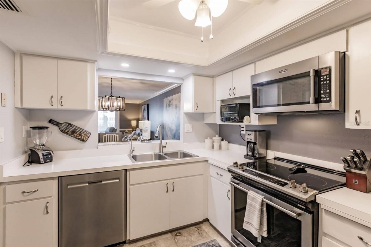 1055 W Peppertree Drive, Unit 805AA, Sarasota, FL 34242 Photo