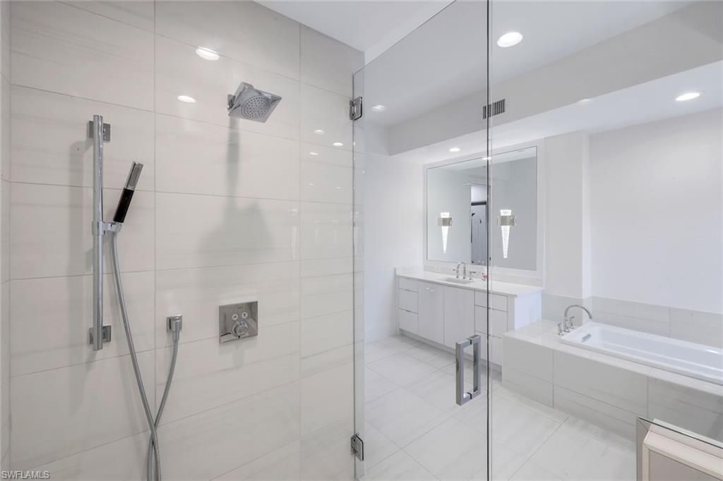 1135 3rd Ave S, Unit 210, Naples, FL 34102 Photo