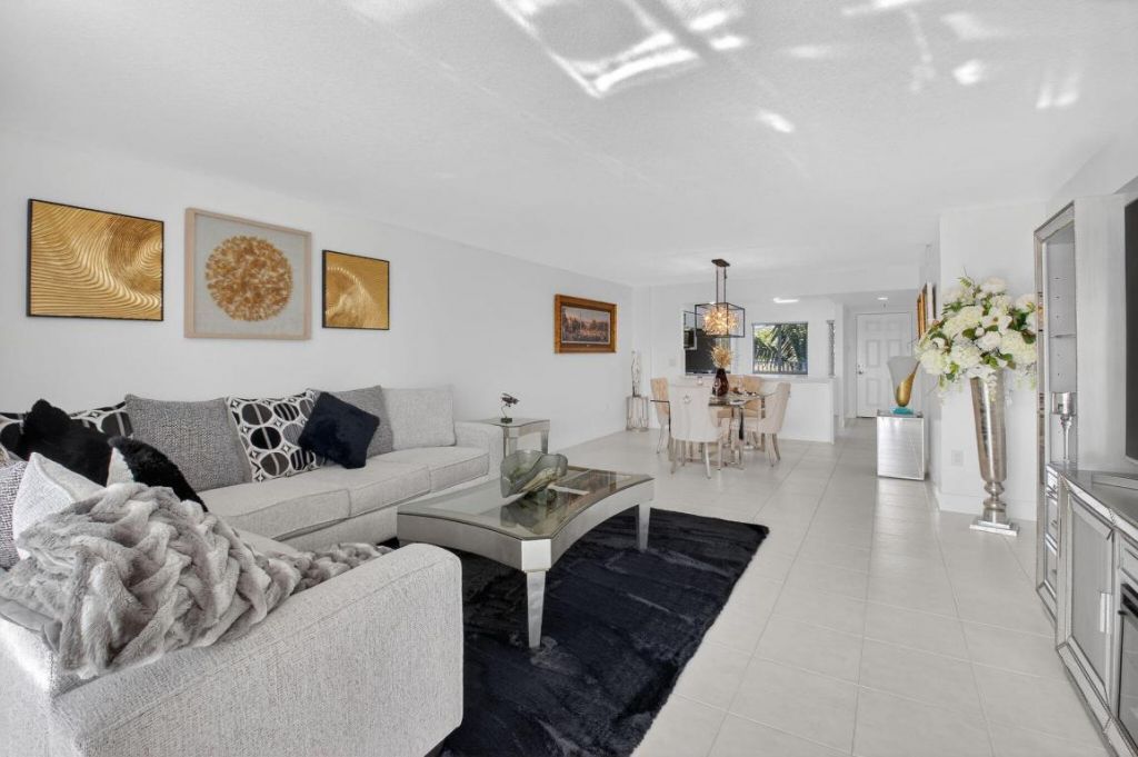 5778 Crystal Shores Drive, Unit 406, Boynton Beach, FL 33437 Photo