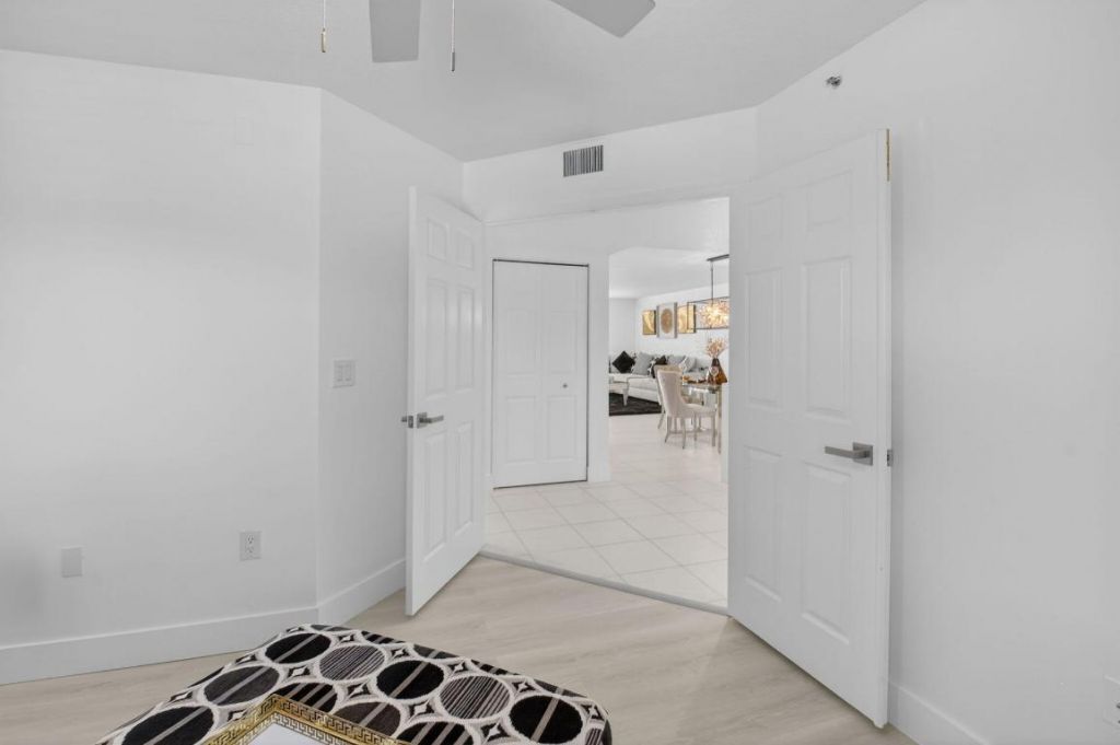 5778 Crystal Shores Drive, Unit 406, Boynton Beach, FL 33437 Photo