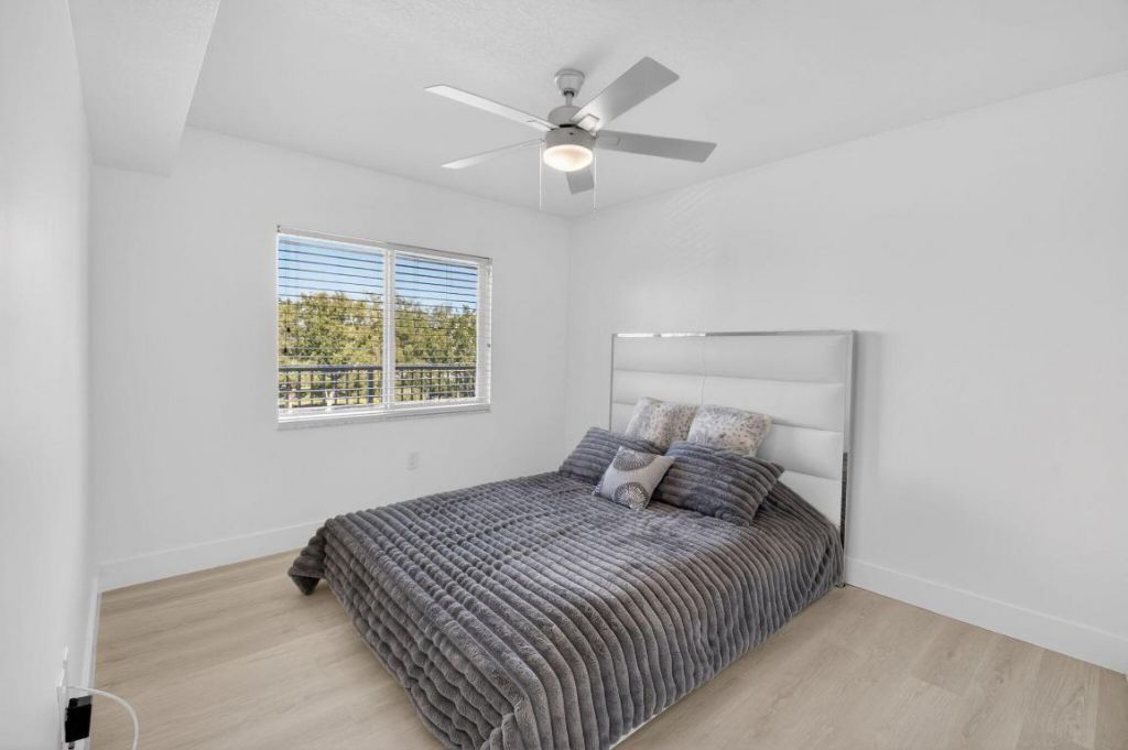 5778 Crystal Shores Drive, Unit 406, Boynton Beach, FL 33437 Photo