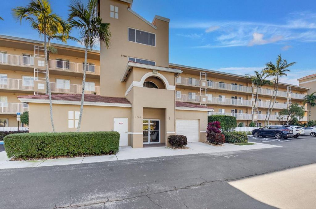 5778 Crystal Shores Drive, Unit 406, Boynton Beach, FL 33437 Photo