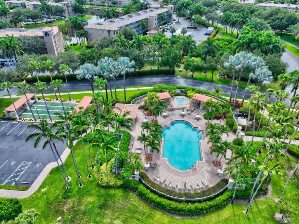 5778 Crystal Shores Drive, Unit 406, Boynton Beach, FL 33437 Photo