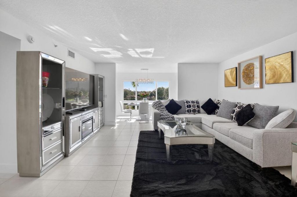 5778 Crystal Shores Drive, Unit 406, Boynton Beach, FL 33437 Photo